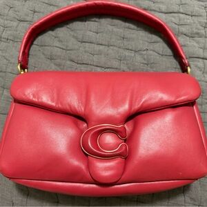 Coach Pillow Tabby Shoulder Bag 26
Red Apple